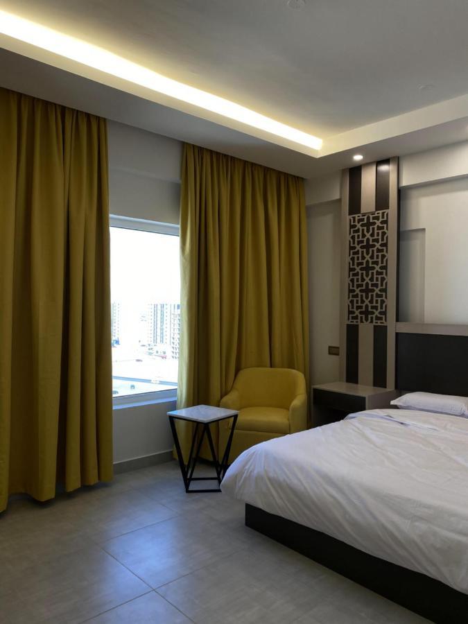 Alfalak Hotel Seeb Exterior photo