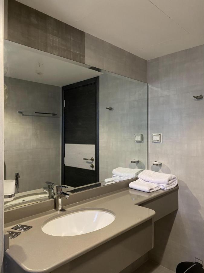 Alfalak Hotel Seeb Exterior photo